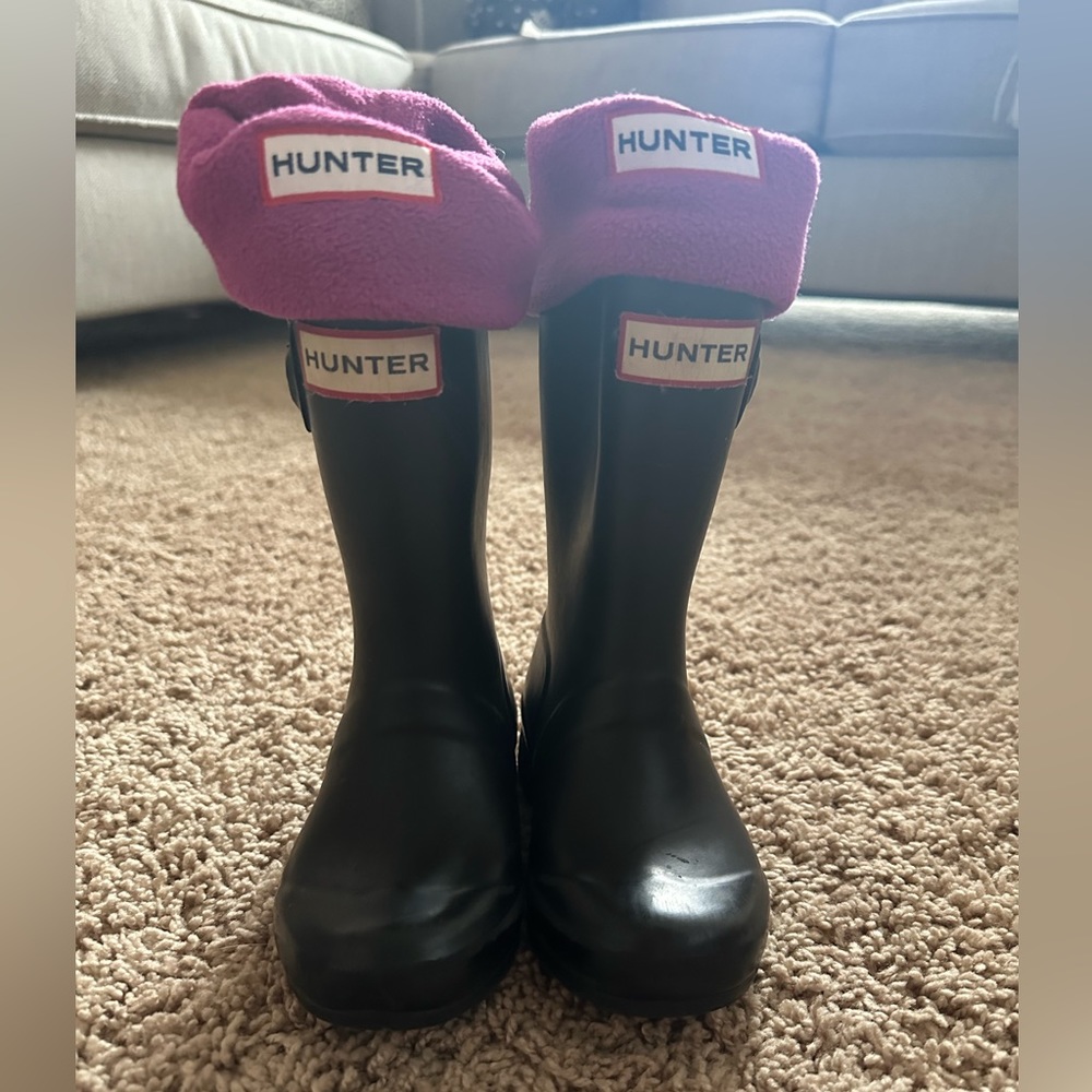 Hunter size 9 rain boots with liners
